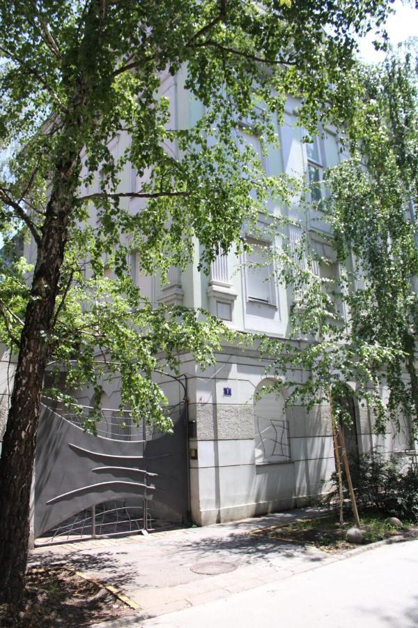 נובי סאד Garden Center Apartment מראה חיצוני תמונה