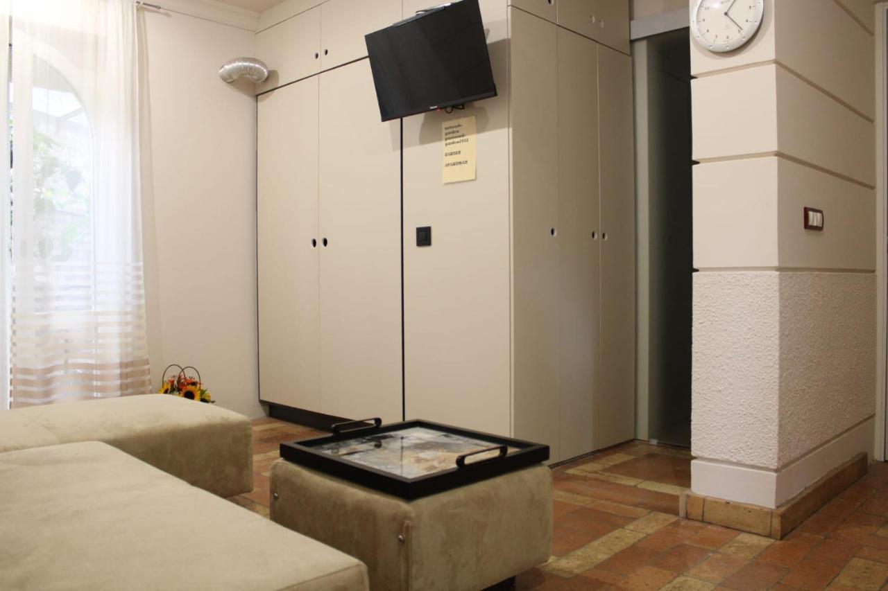 נובי סאד Garden Center Apartment מראה חיצוני תמונה
