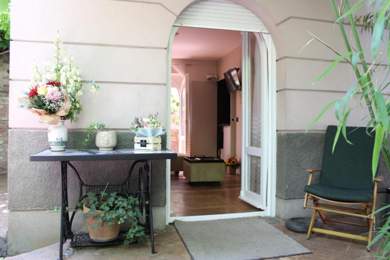 נובי סאד Garden Center Apartment מראה חיצוני תמונה