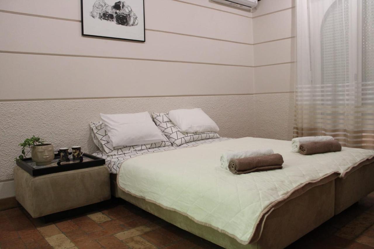 נובי סאד Garden Center Apartment מראה חיצוני תמונה
