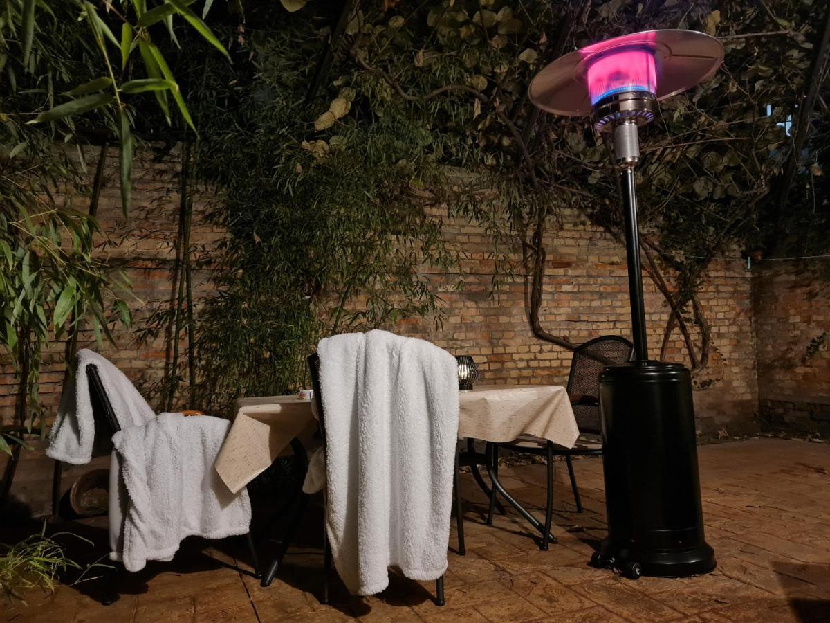נובי סאד Garden Center Apartment מראה חיצוני תמונה